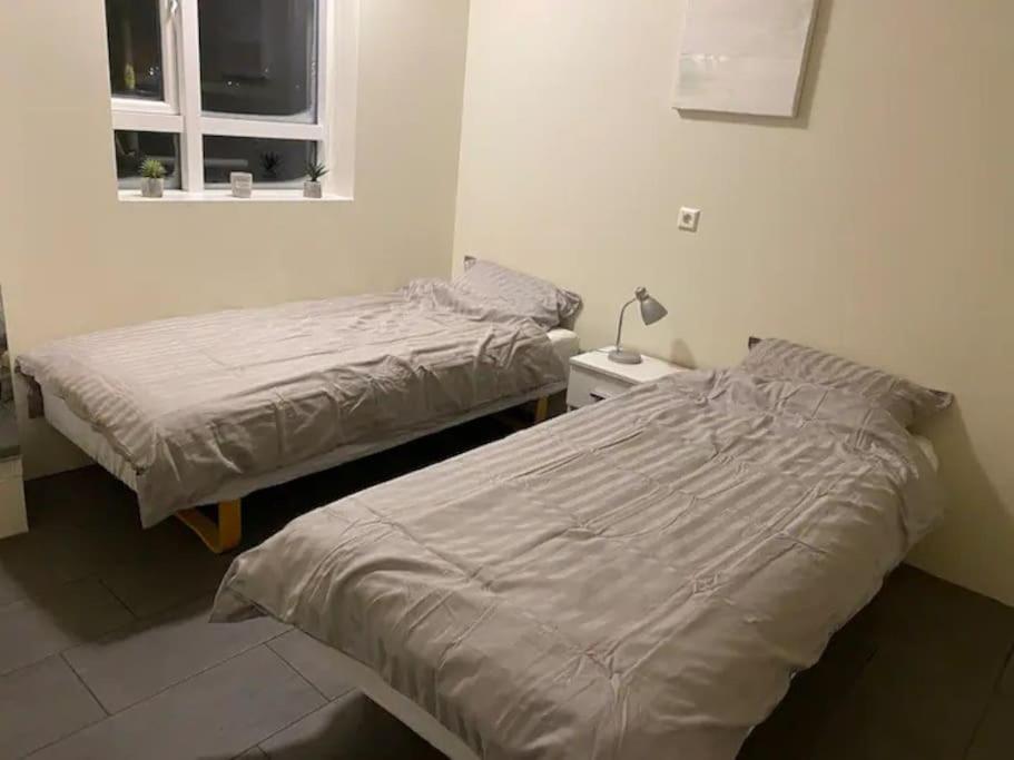 Husavik 2 Bedroom Apartment Ngoại thất bức ảnh